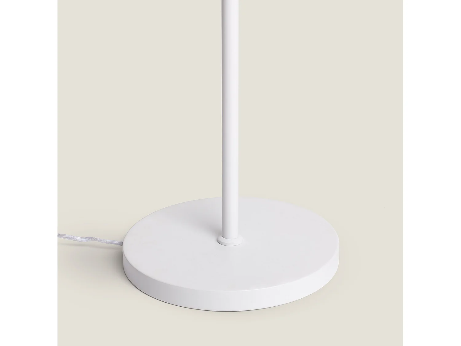 Lámpara de Pie de Metal 2 Focos Jigger Blanco
