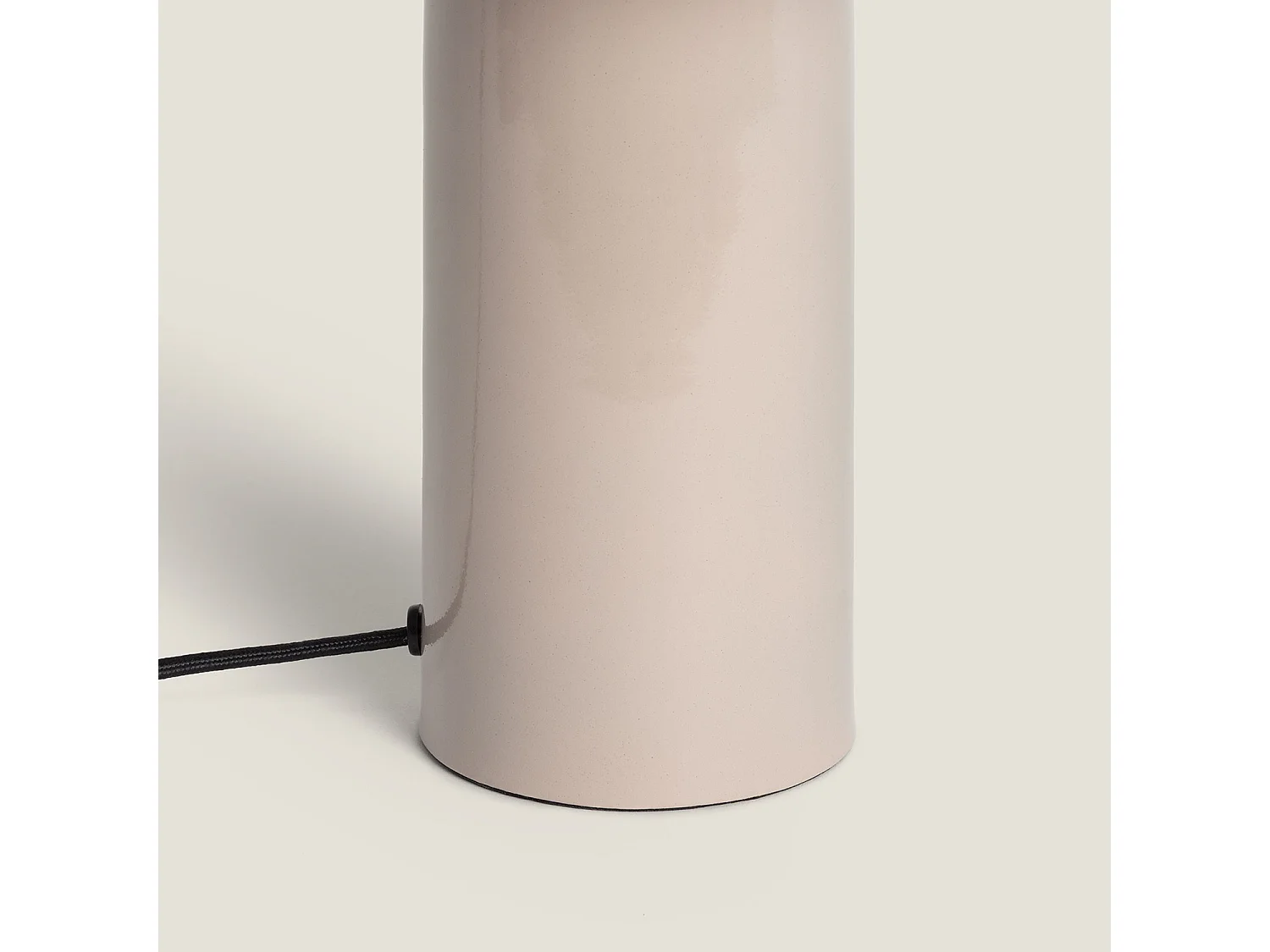 Lámpara de Mesa Metal Kondavil Beige
