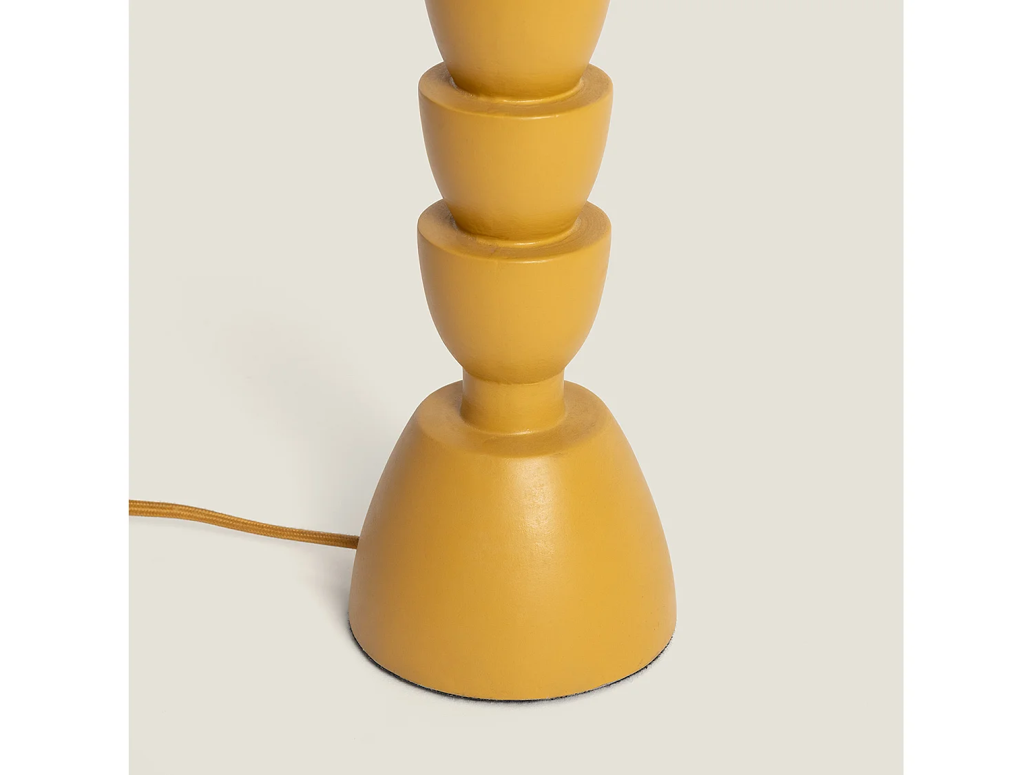 Lampe à Poser Résine Darian Moutarde