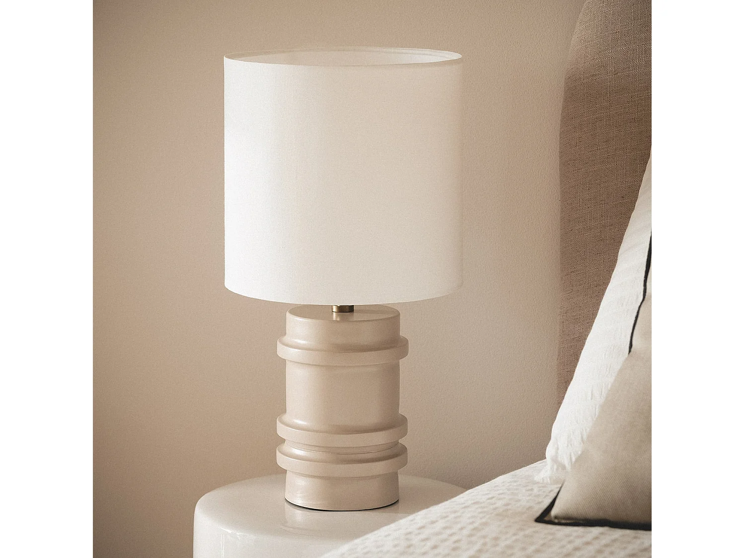 Lámpara de Mesa Metal Bobey Beige