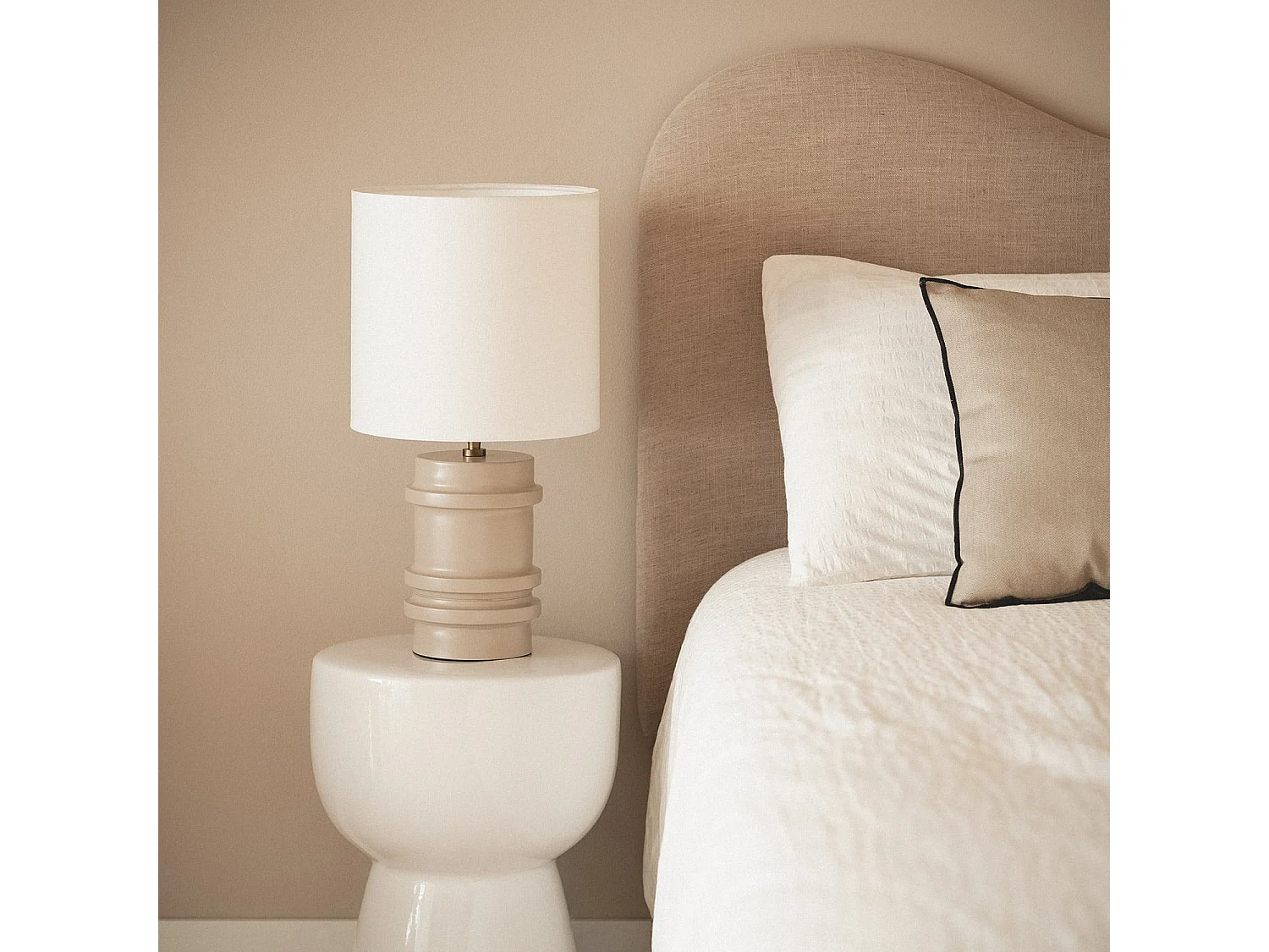 Lámpara de Mesa Metal Bobey Beige