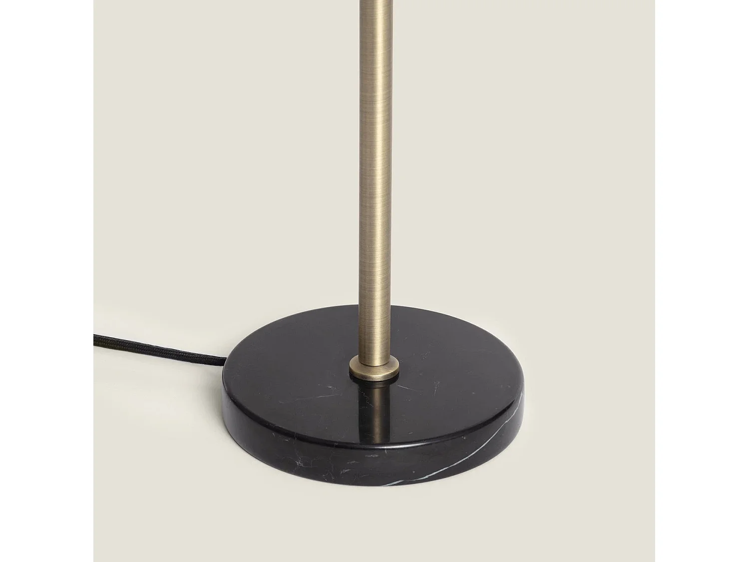 Lámpara de Mesa Metal Aleisk Latón