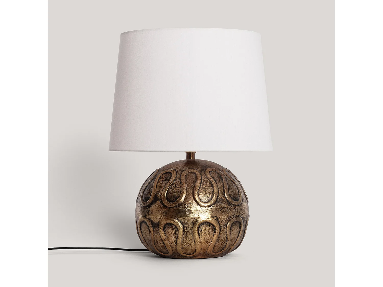 Lámpara de Mesa Metal Naksh ILUZZIA Latón