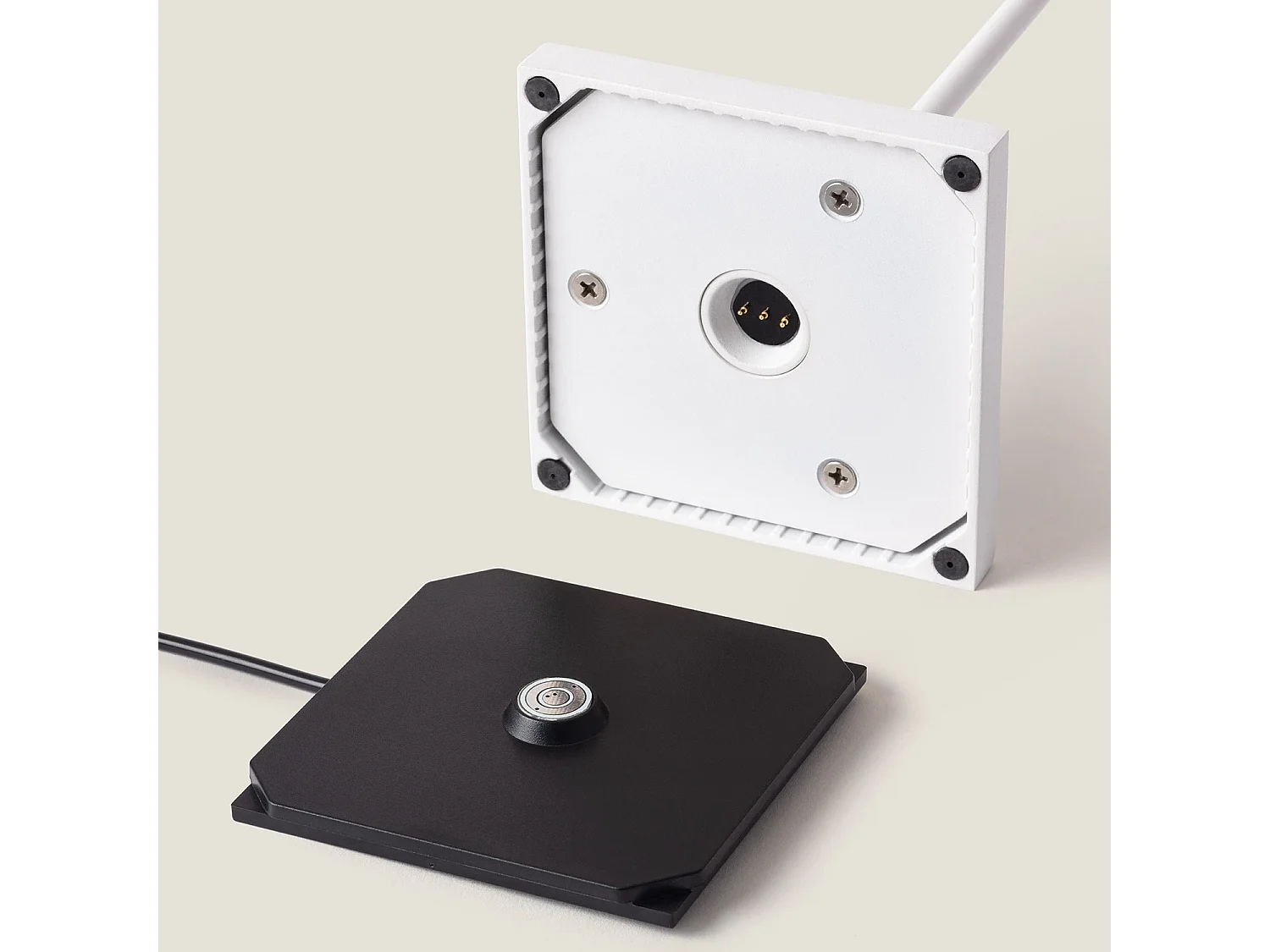 Lámpara de Mesa LED Portátil Exterior con Batería USB Recargable Aluminio y Ratán Medinilla Blanco