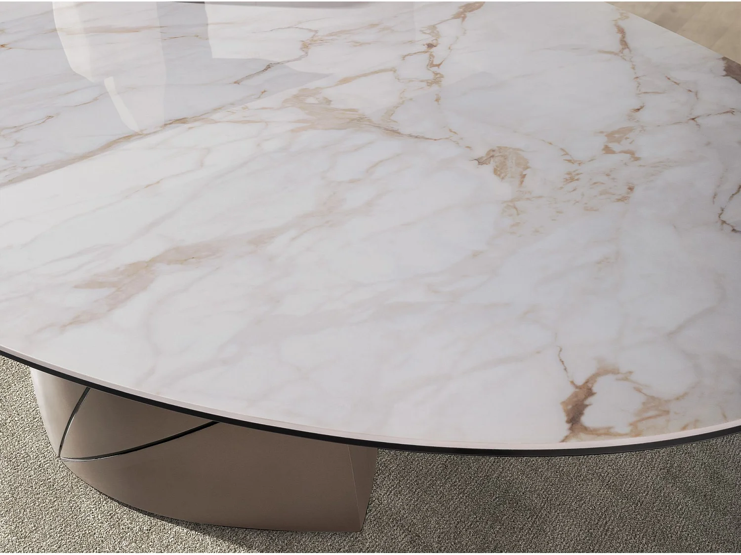 Owalny stół jadalniany z marmuru porcelanowego i metalicznej stali w kolorze taupe 1206 ANGEL CERDA