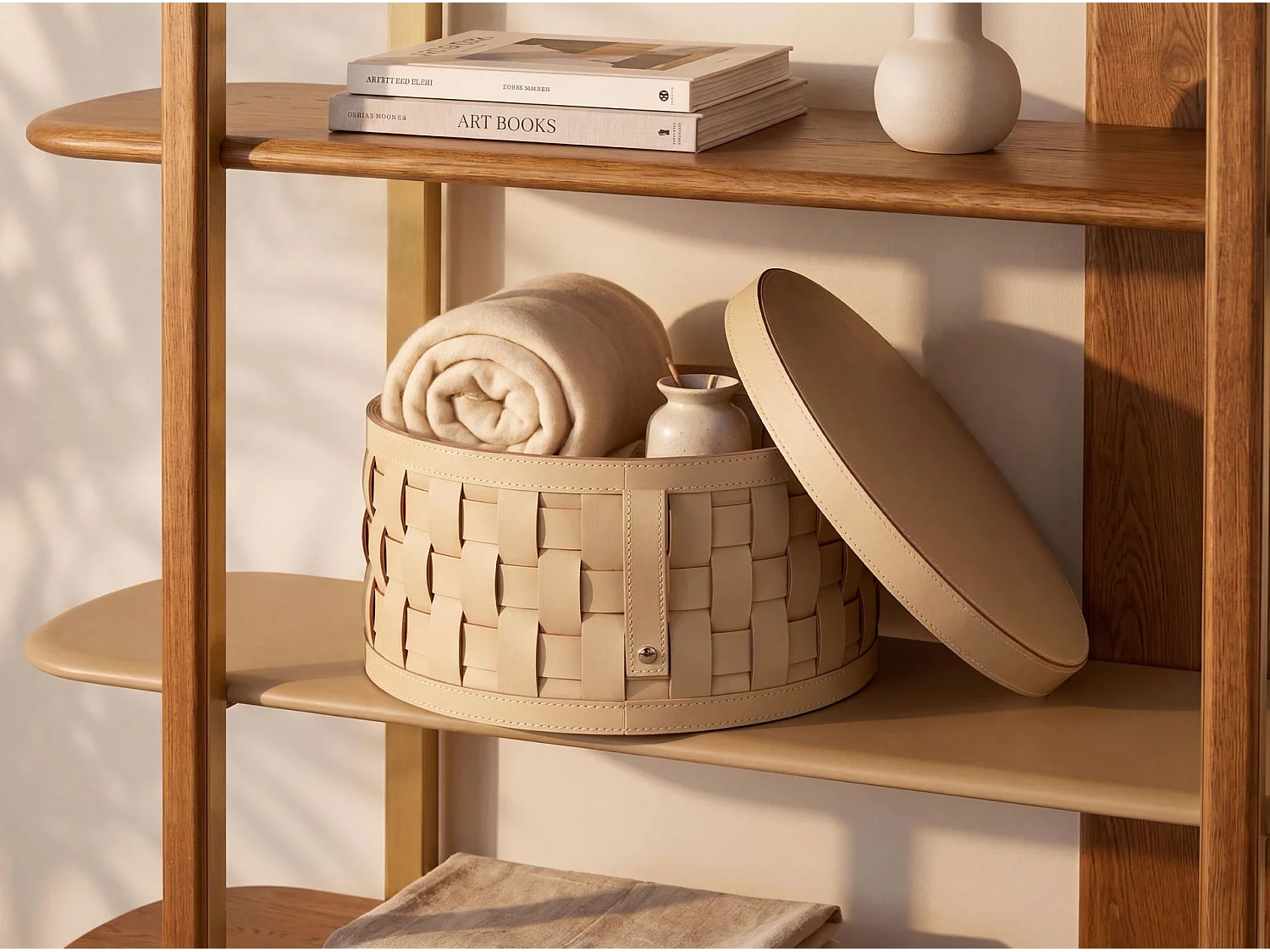Panier de rangement décoratif rond en cuir régénéré couleur sable avec couvercle 3304 ANGEL CERDA