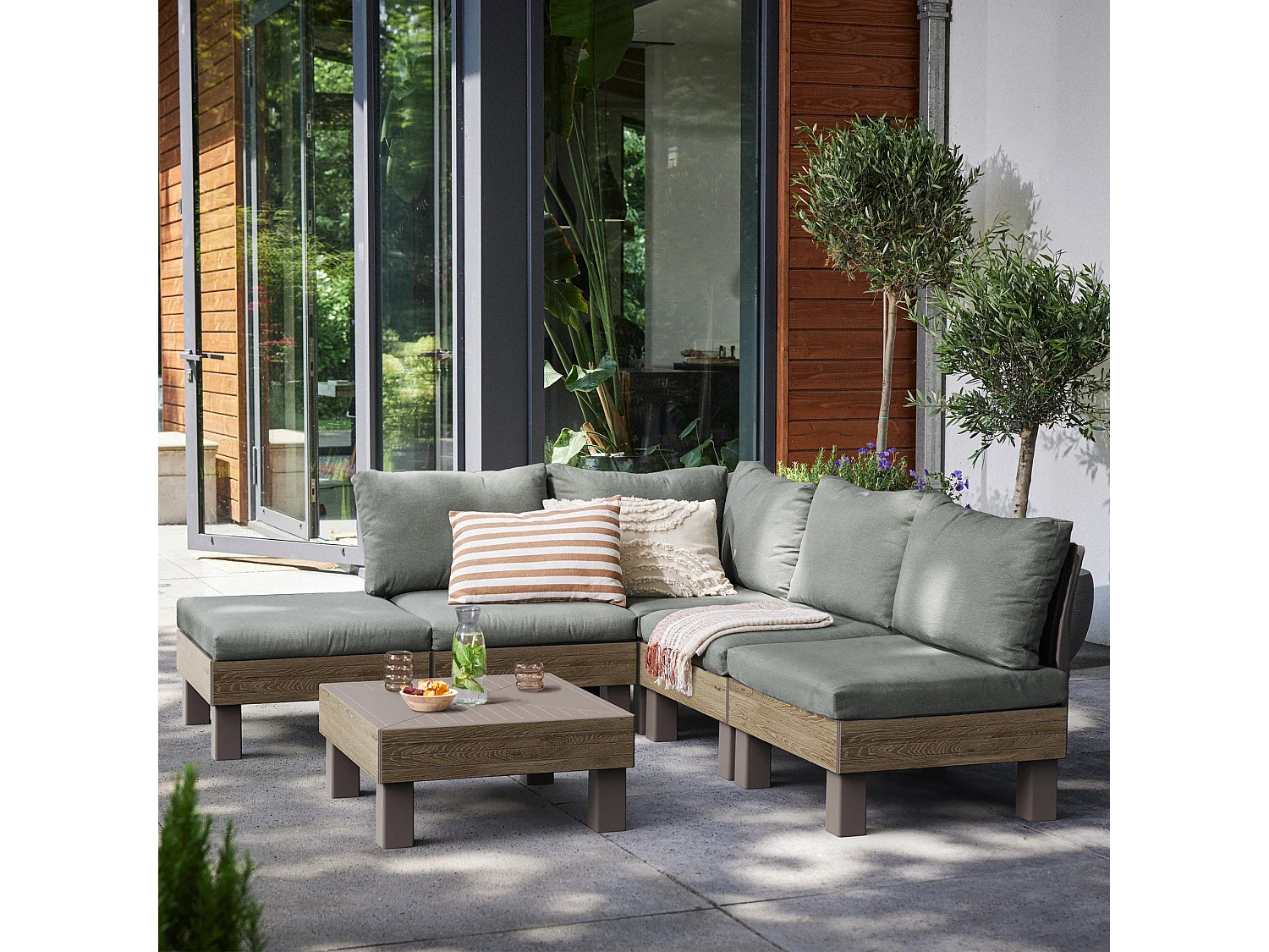 Set Salotto da Esterno Kendrick, 5 Posti, Marrone Noce, Salottino Outdoor, Componibile Modulabile Resistente ai Raggi uv Impermeabile, un Tavolino
