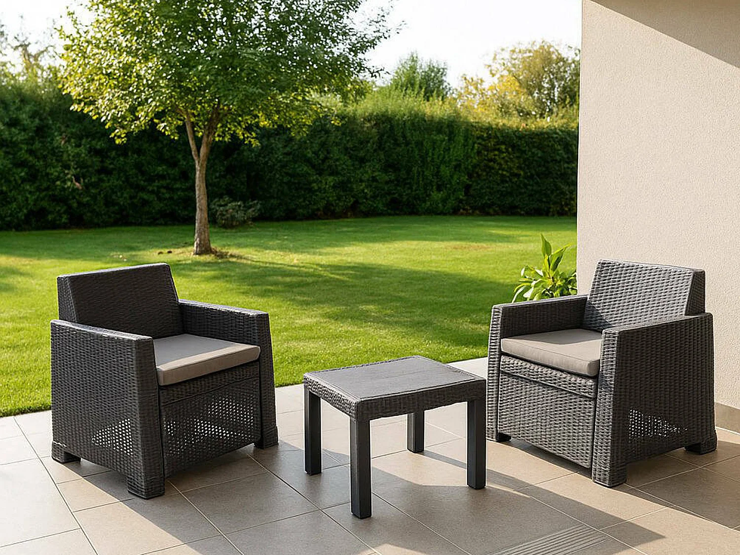 Rosta loungeset voor buiten, 2 zitplaatsen gemaakt in Italië, antracietzwart, buiten zithoek, een bijzettafel, tafel/bijzettafel