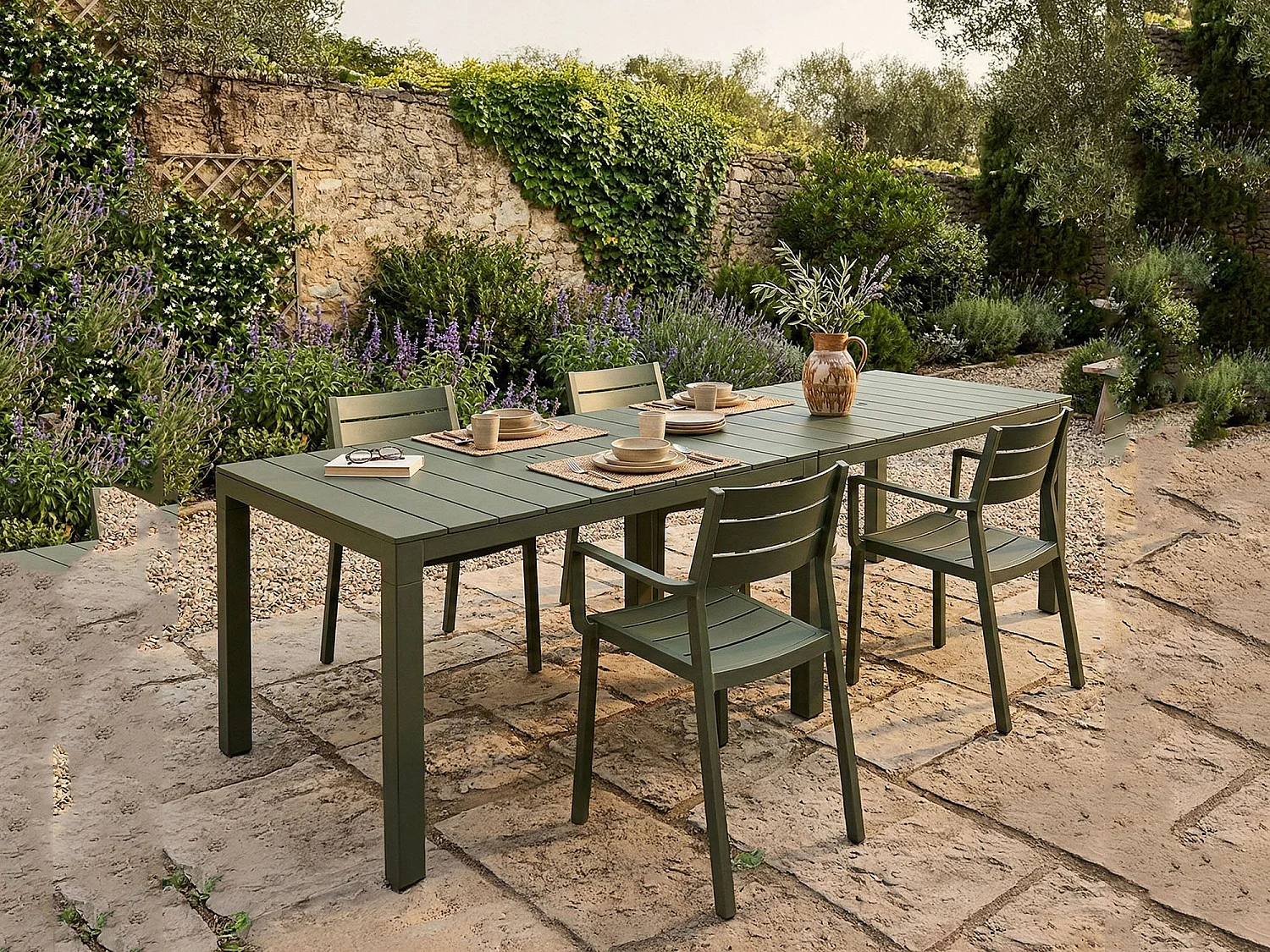 Campana buitentafel, 12 plaatsen, Gemaakt in Italië, 292x86x74h cm groen, multipositie uitschuifmechanisme, uv-bestendig, waterdicht