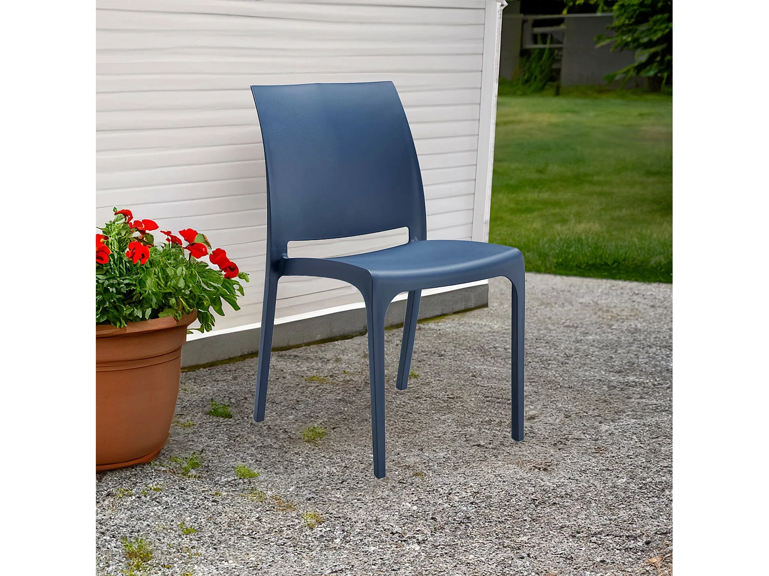 Silla de Exterior Camo, una silla hecha en Italia, azul, apilable, peso soportado 110 kg