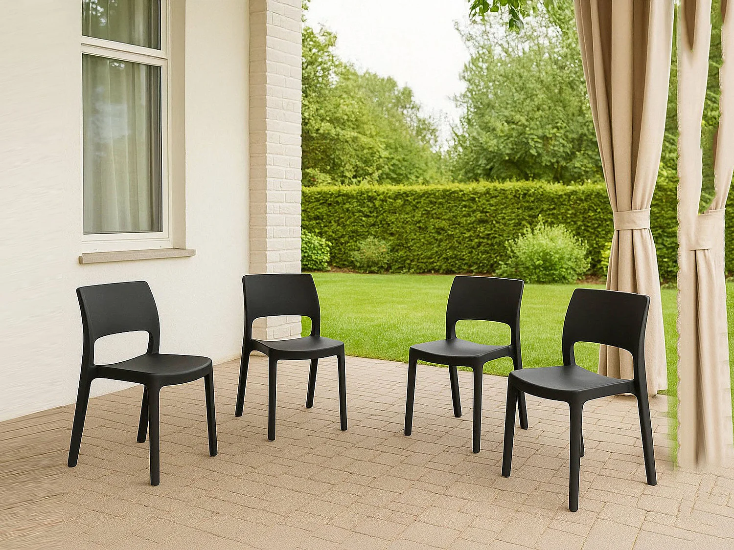Buitenstoel Zirkoon, 4 stoelen gemaakt in Italië, antracietgrijs, stapelbaar, draagvermogen 120 kg