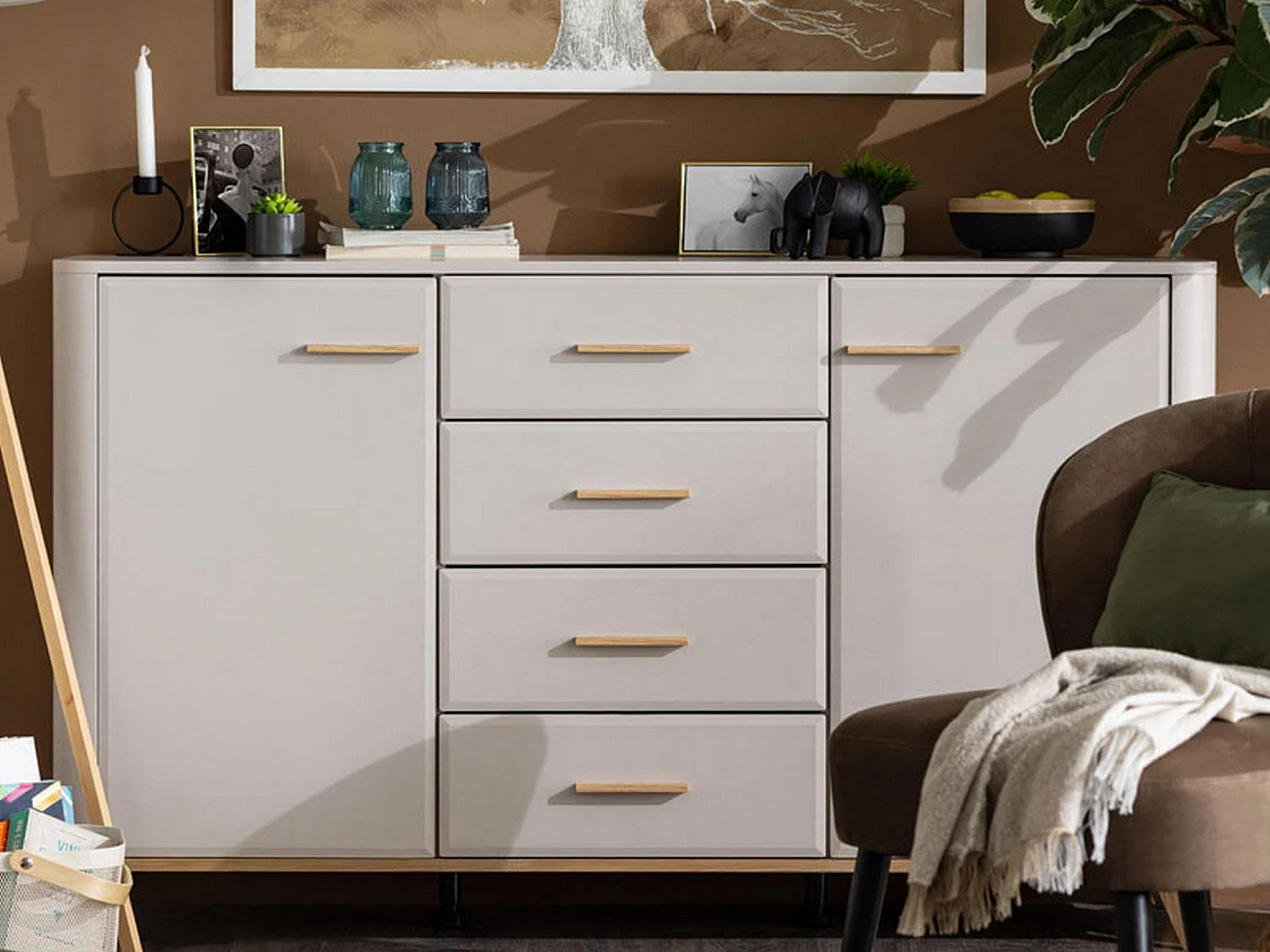 Illorai Kommode, 2 Regalböden, 154x40x91h cm Cremeweiß, Anrichte, 4 Schubladen, 2 Türen
