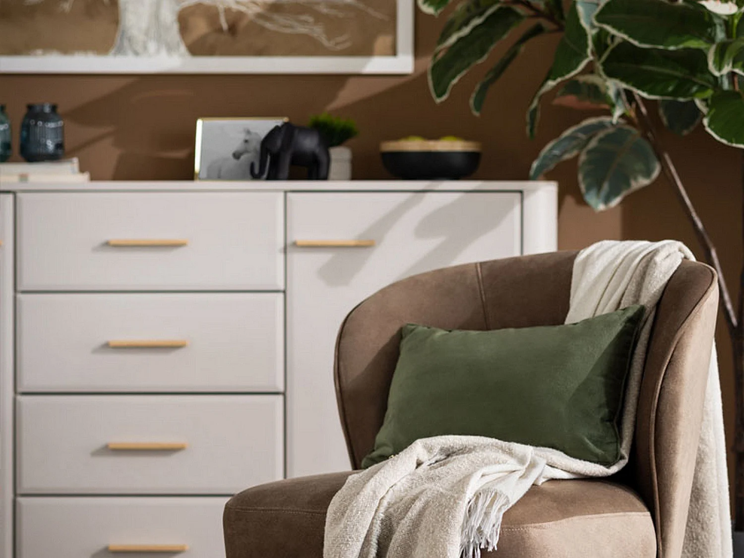 Illorai Kommode, 2 Regalböden, 154x40x91h cm Cremeweiß, Anrichte, 4 Schubladen, 2 Türen