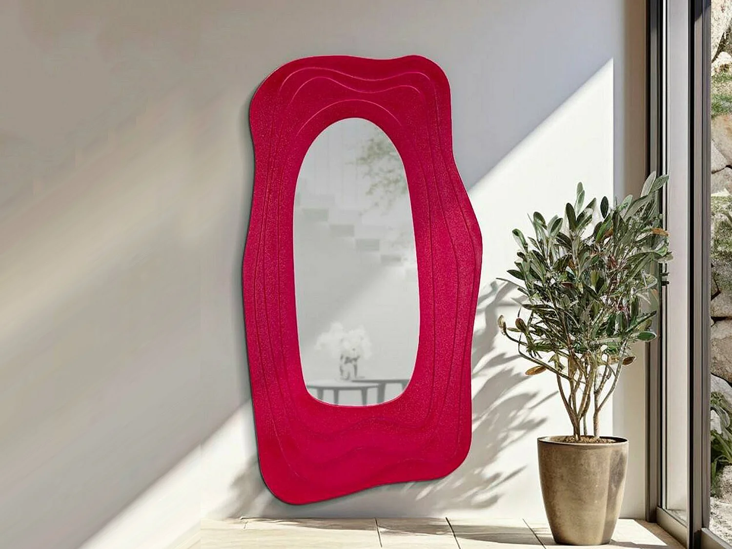 Miroir Pregola, structure en bois noble, 4x165h cm rose fuchsia