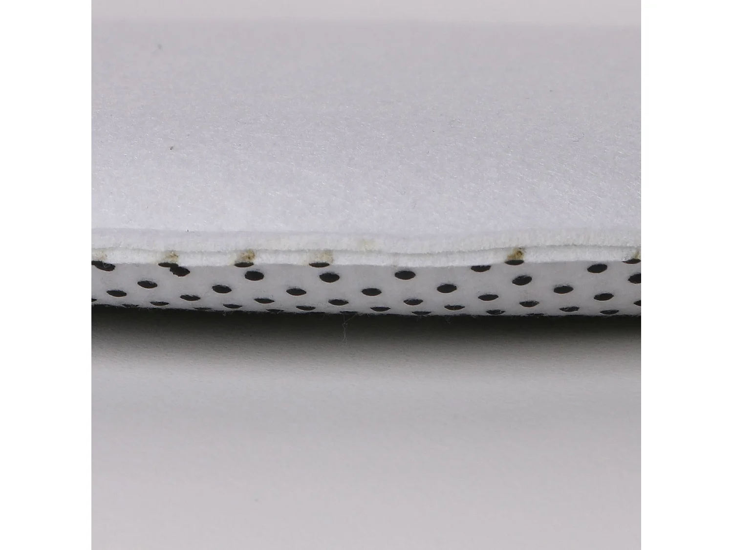 Lot de 4 coussins d'assise LESLIE, galettes de chaises en feutre blanc de format rond avec picots antidérapants en caoutchouc