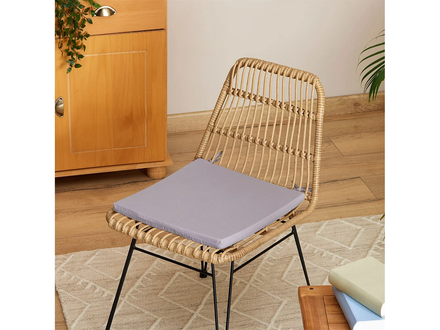 Lot de 4 coussins d'assise AMATA galettes de chaises de salle à manger de format carré, avec ficelles d'attache, coloris gris clair