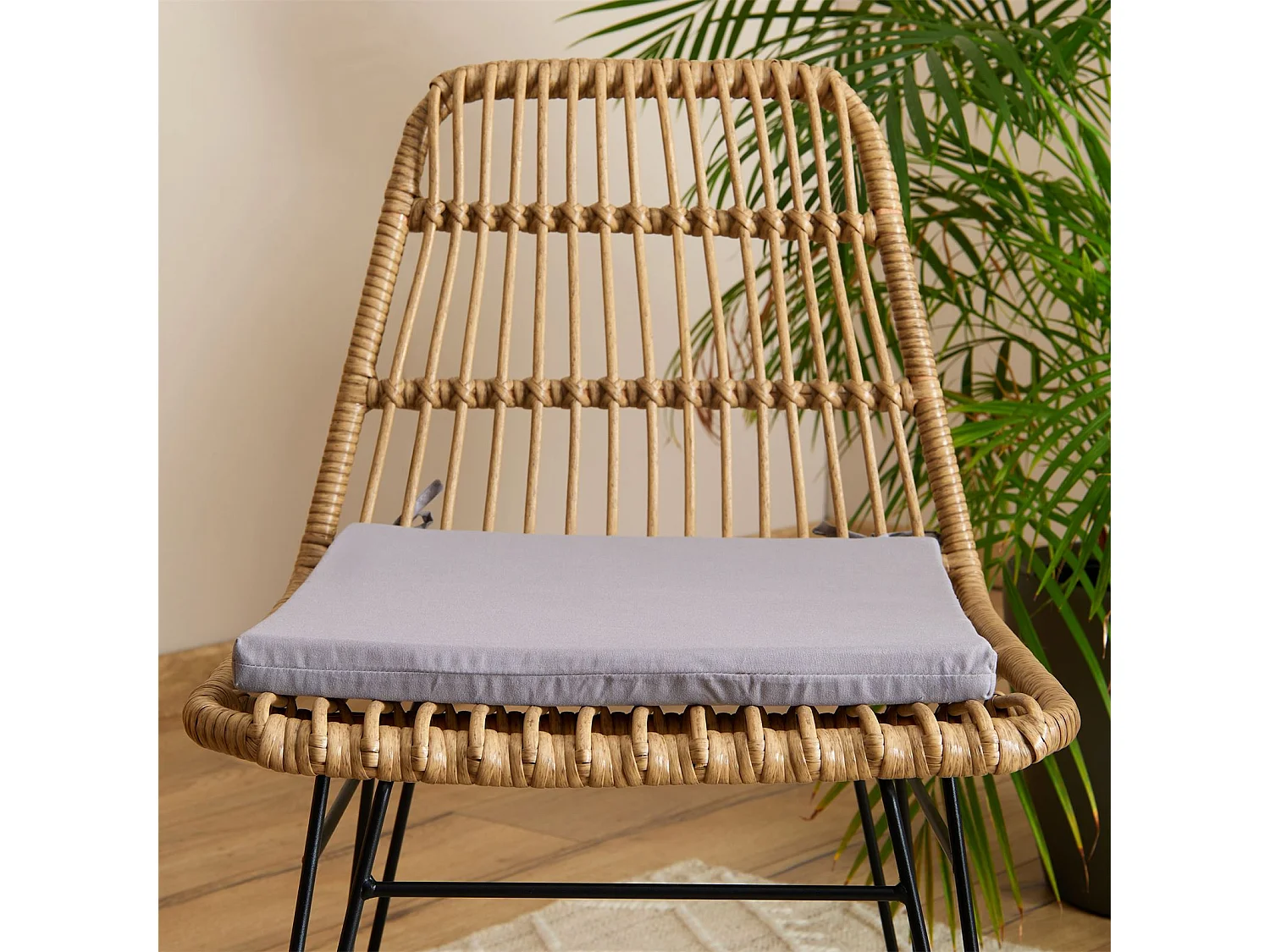 Lot de 4 coussins d'assise AMATA galettes de chaises de salle à manger de format carré, avec ficelles d'attache, coloris gris clair