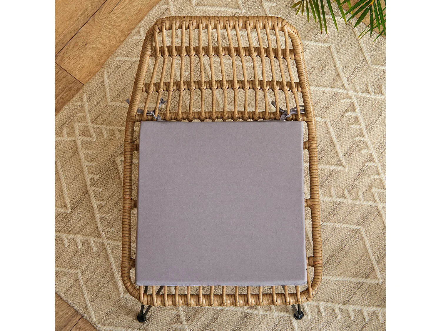 Lot de 4 coussins d'assise AMATA galettes de chaises de salle à manger de format carré, avec ficelles d'attache, coloris gris clair