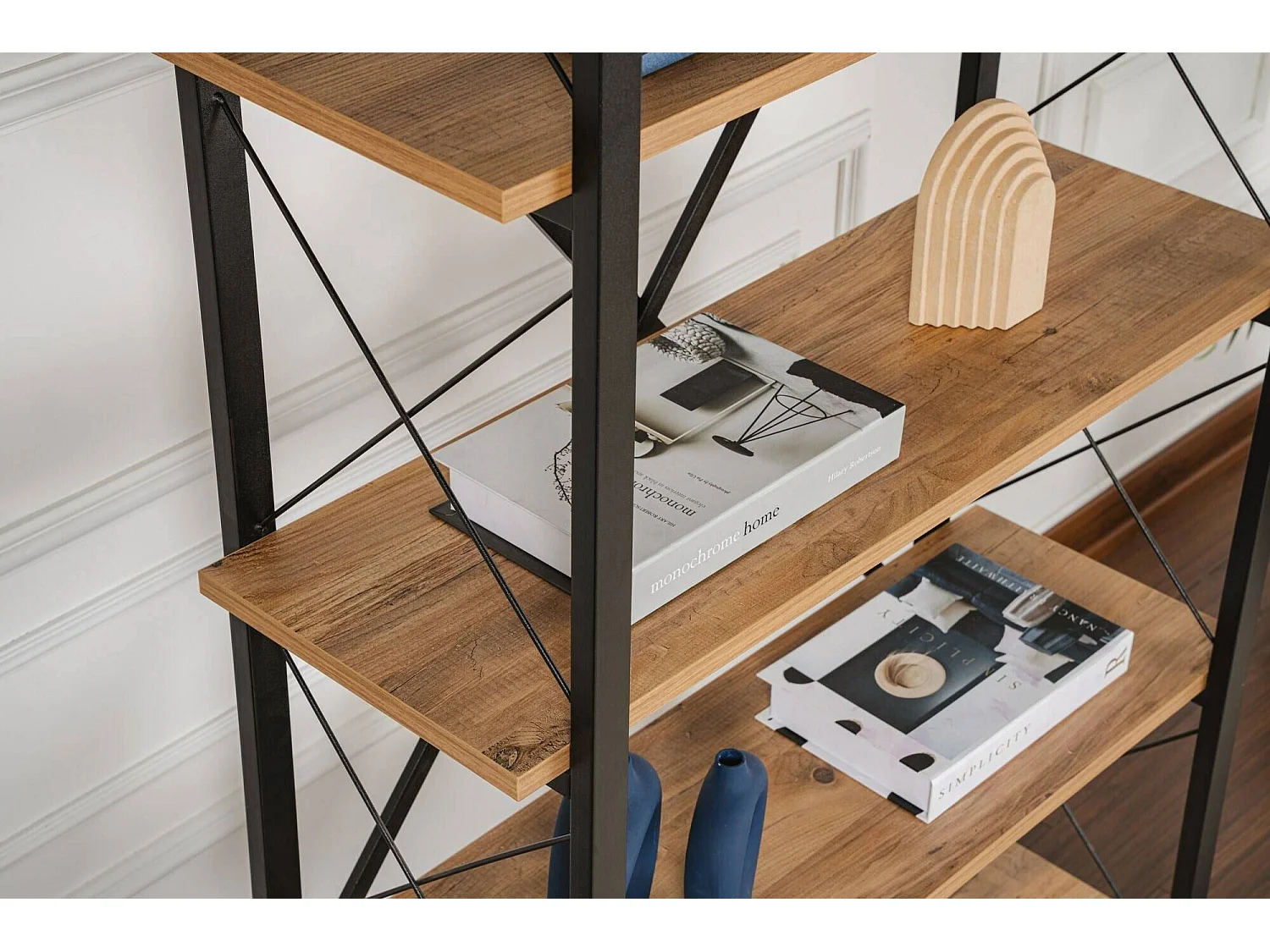 Boekenkast Suriel, 5 planken, 90x34x180h cm, dennenbruin, wandmontage, framekleur zwart