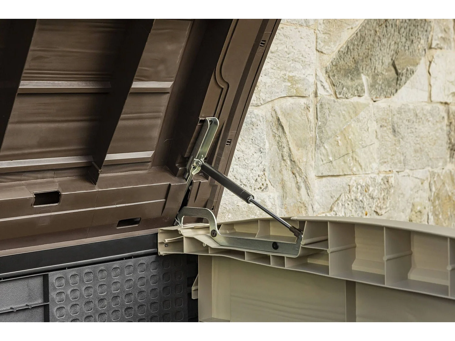 Buitenkast Hinton, één legplank, 146x82x120h cm beige, tuinmeubel, draaideur, 2 deuren