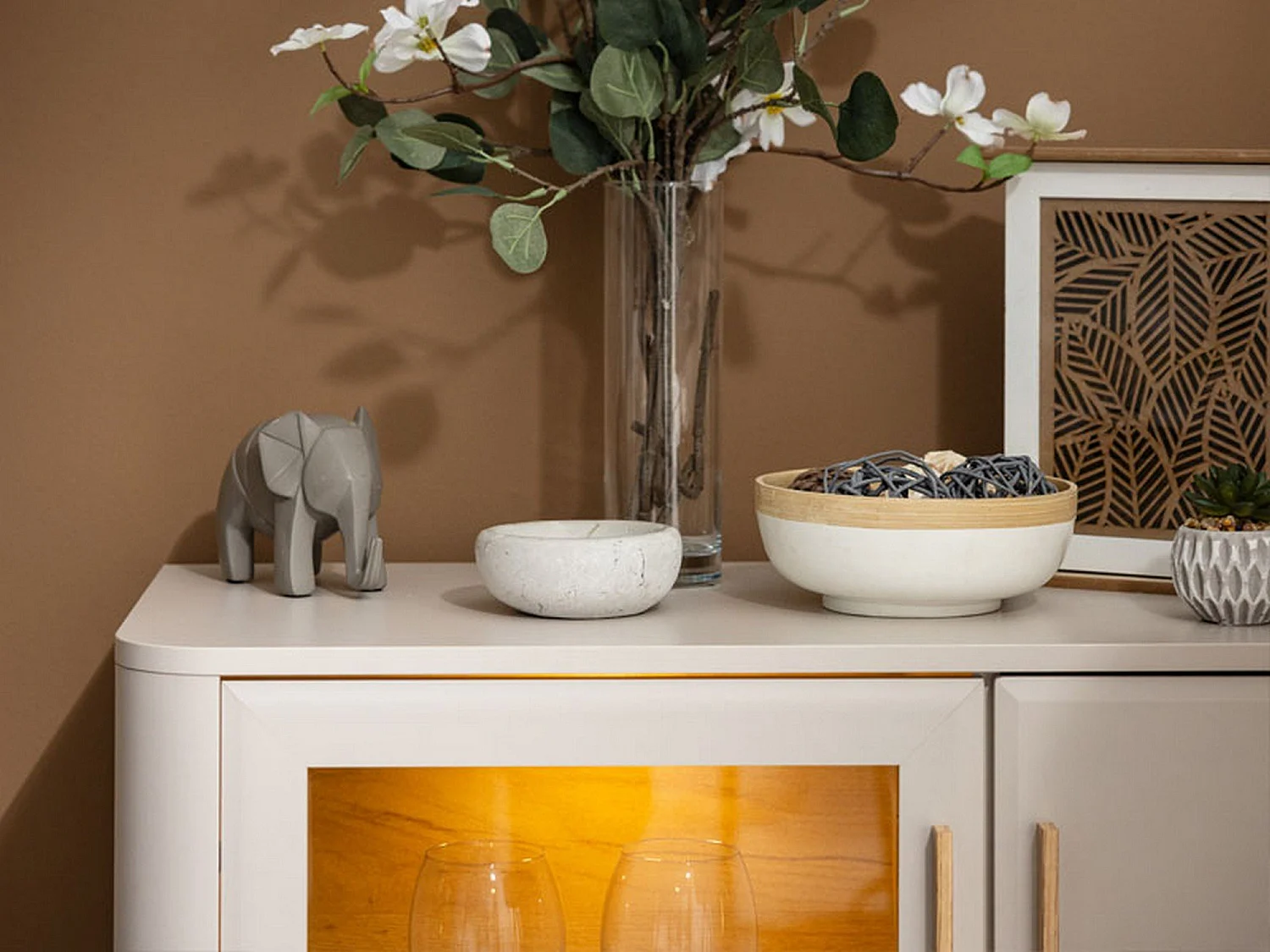Vitrine Castella, 4 Regalböden, 90x40x117h cm Beige, Präsentationsmöbel, Flügeltüren, 2 Türen