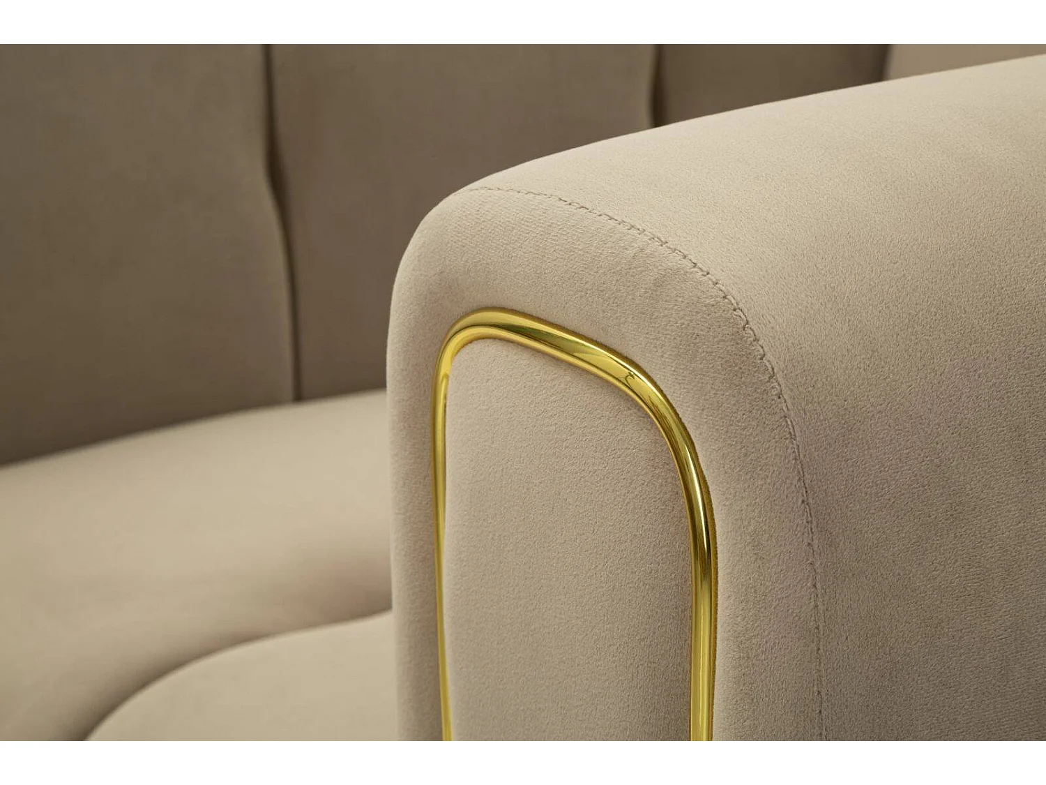 Fauteuil Madama, Accoudoirs, or