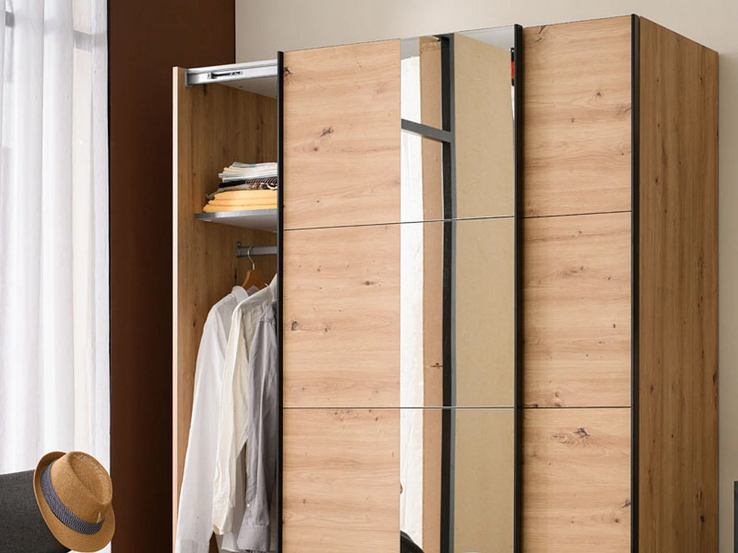 Großer Schrank Pasturo, Garderobe, 146x218 cm, Eiche Braun, Schlafzimmerschrank, 2 Regale, Schiebetür