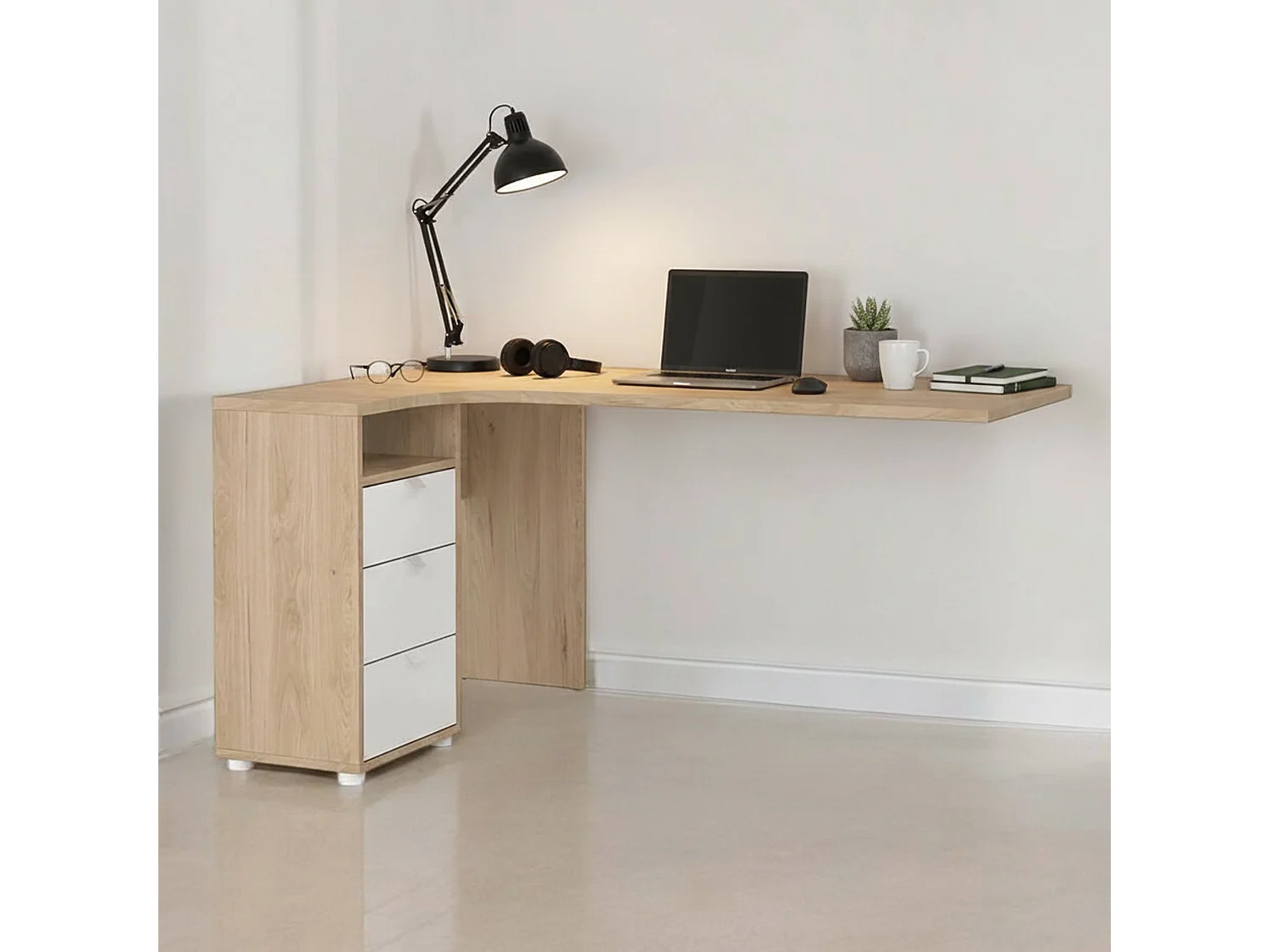 Escritorio Peipah, 3 cajones, 150x100x76h cm, marrón roble, tablero en madera melaminada, tono roble