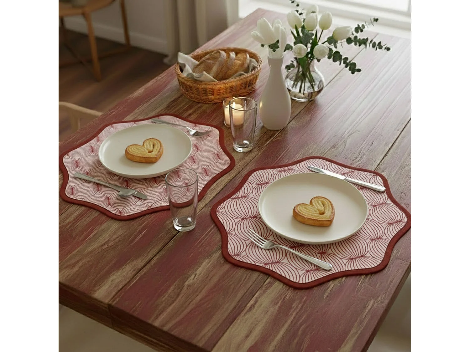 Tovaglietta Americana Kalp, set da 2, Bordo Ondulato, Fantasia Geometrica a Cerchi Intrecciati Made in Italy, 40x40 cm Rosso, Lavabile