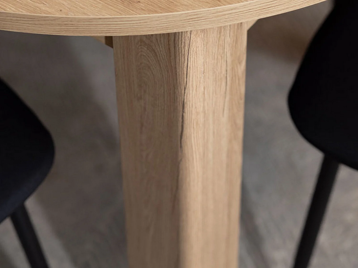 Table Fixe Gorlago, 4 Places, 107x107x77h cm Marron Chêne Nœuds, Rond, Plateau en Bois Mélaminé