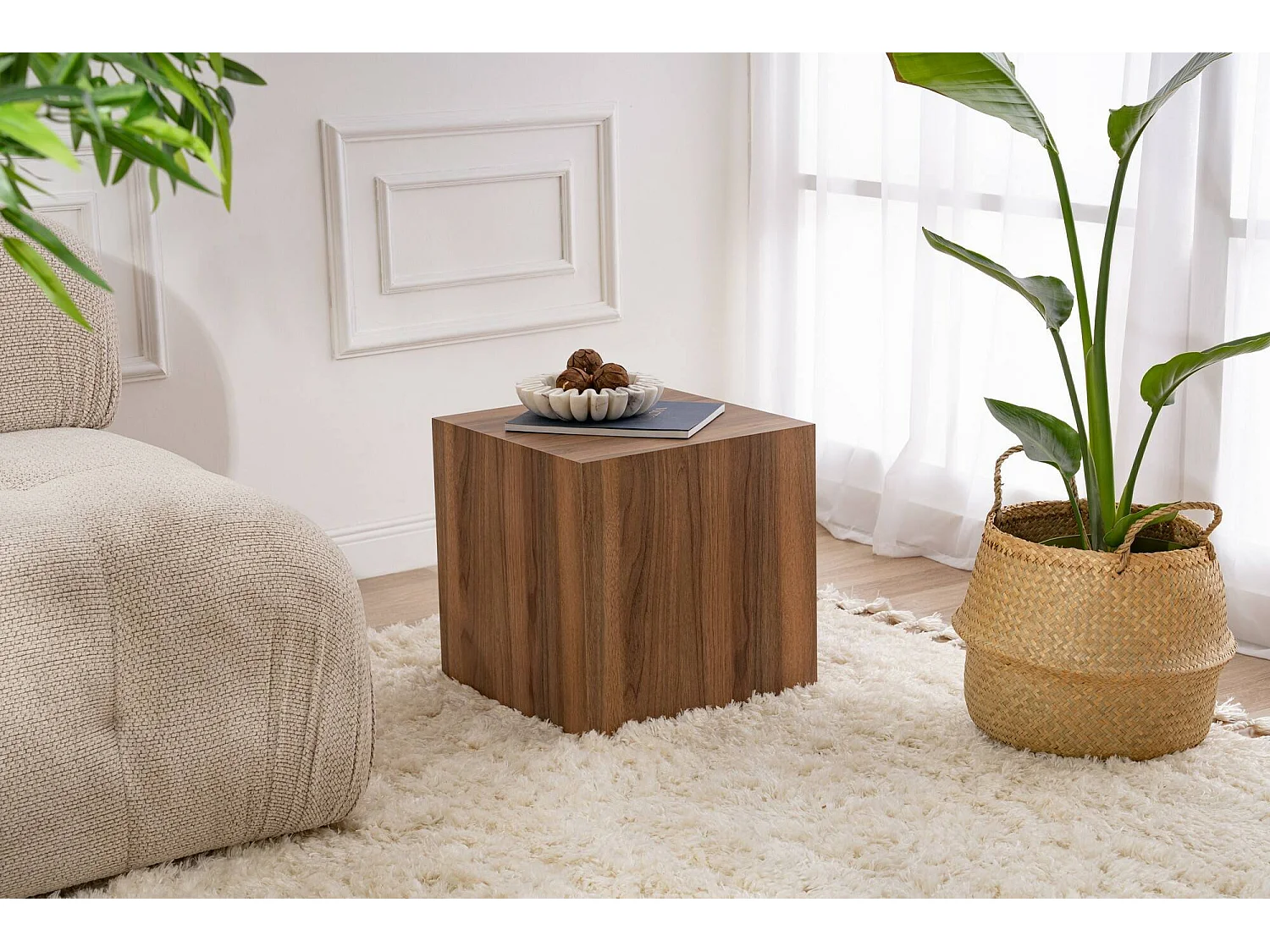Mesa de centro Imogen, forma cúbica, 45x45x50h cm, marrón nogal, tablero en madera melaminada, estante marrón