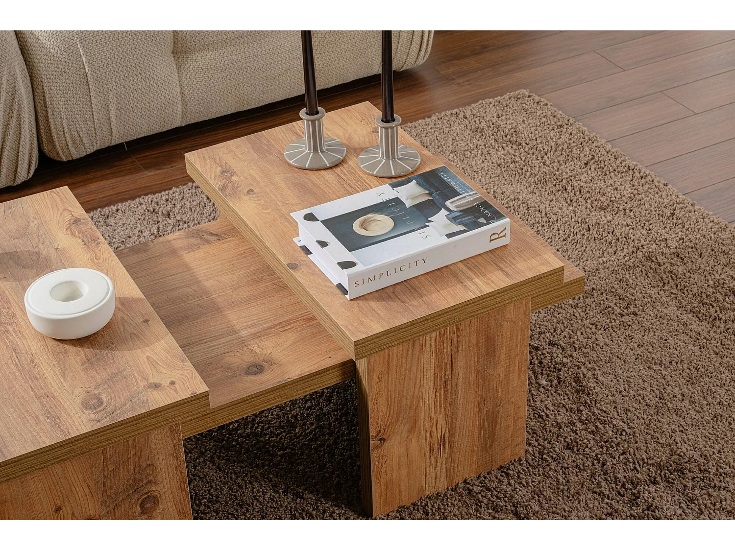 Mesa de Centro Amarantha, Retangular, 110x45x42h cm, Castanho Pinho, Tampo em Madeira Maciça, Prateleira Castanha