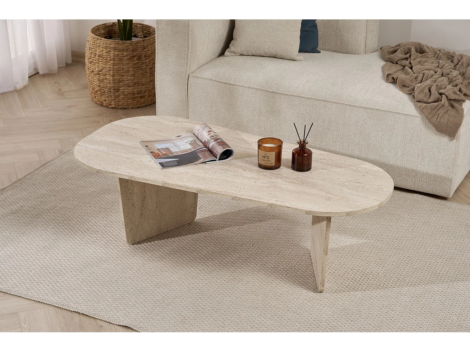 Wohnzimmertisch Dozza, oval, 130x65x40h cm, Weiß Marmor, Platte aus Edelfurnier, Farbe Weiß