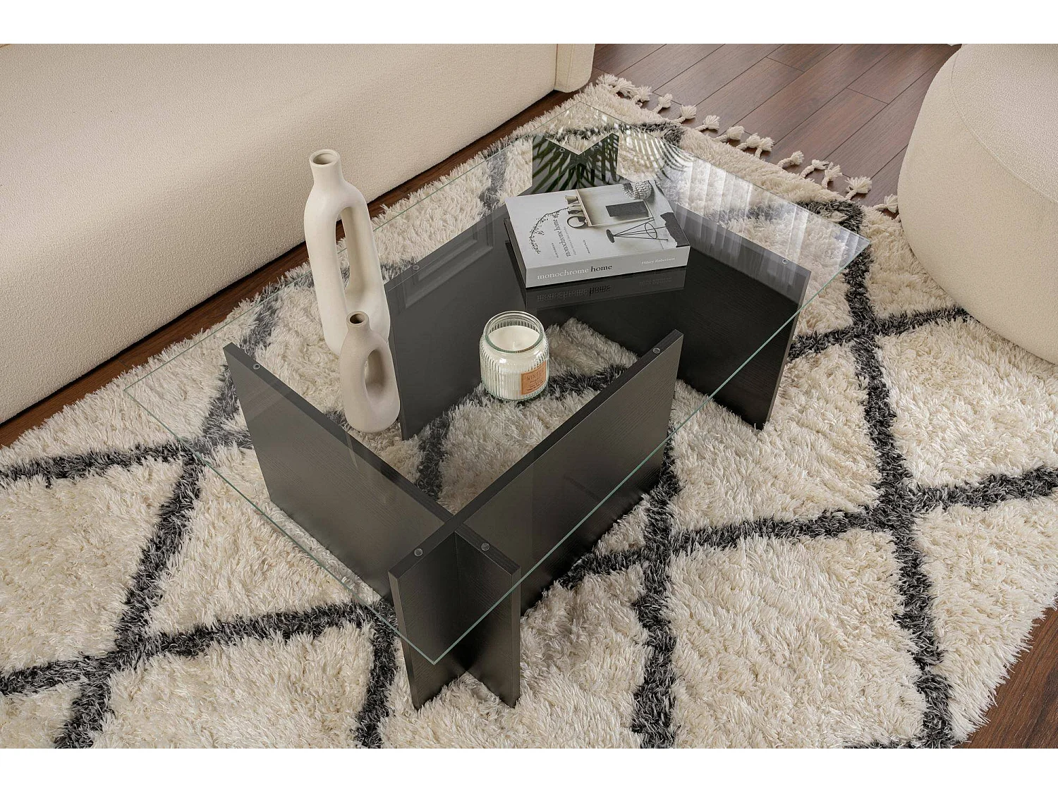 Mesa de Centro Azriel, Porta-revistas, 105x65x40h cm Preta, Forma Retangular, Tampo em Vidro