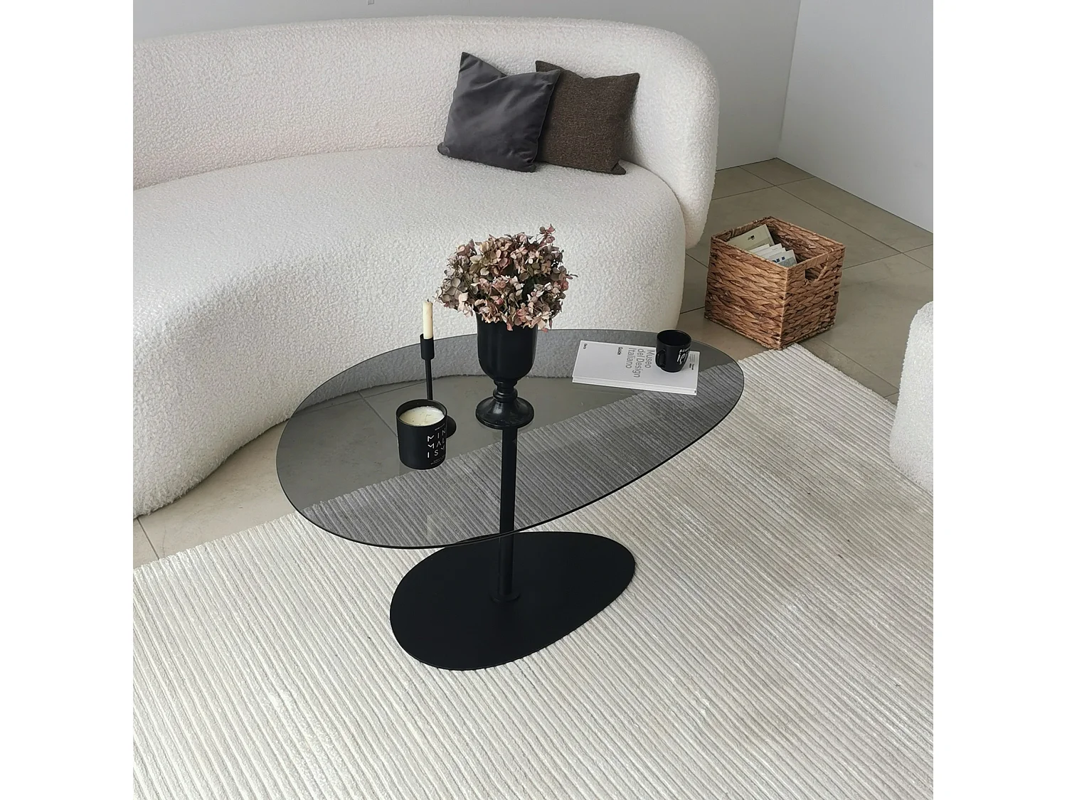 Couchtisch Tremiti, Glasplatte aus gehärtetem Glas, 90x60x40h cm Schwarz, ovale Form, Tischplatte in Rauchglasoptik