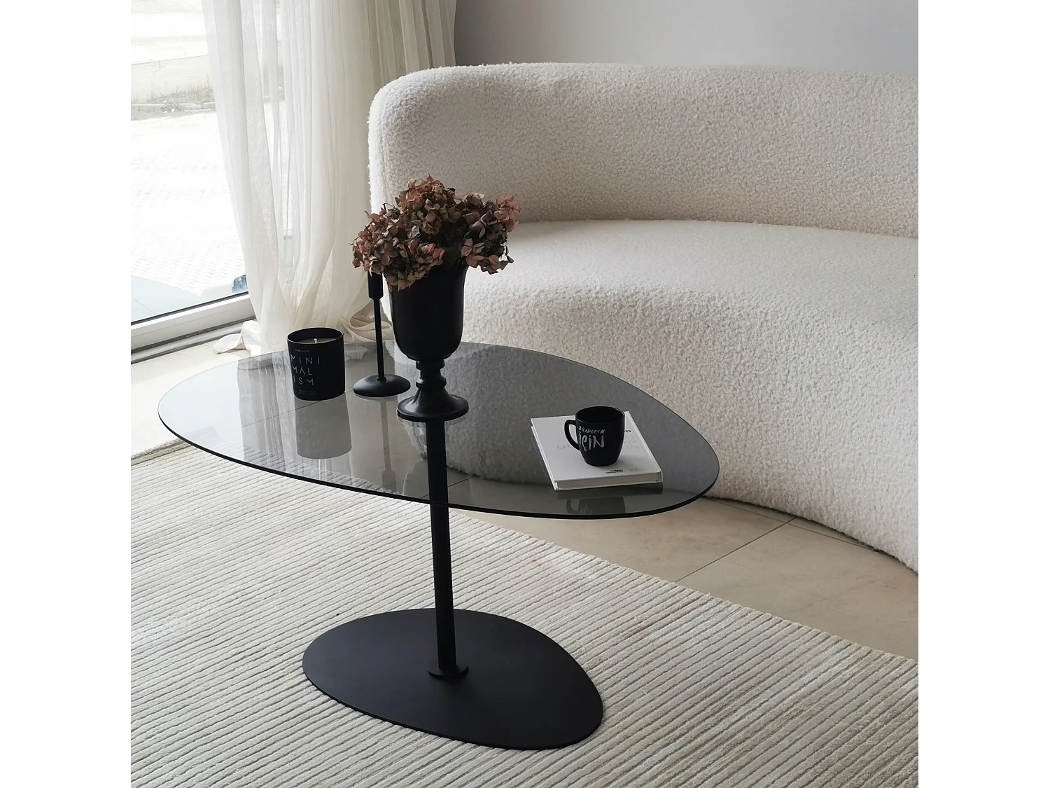 Couchtisch Tremiti, Glasplatte aus gehärtetem Glas, 90x60x40h cm Schwarz, ovale Form, Tischplatte in Rauchglasoptik