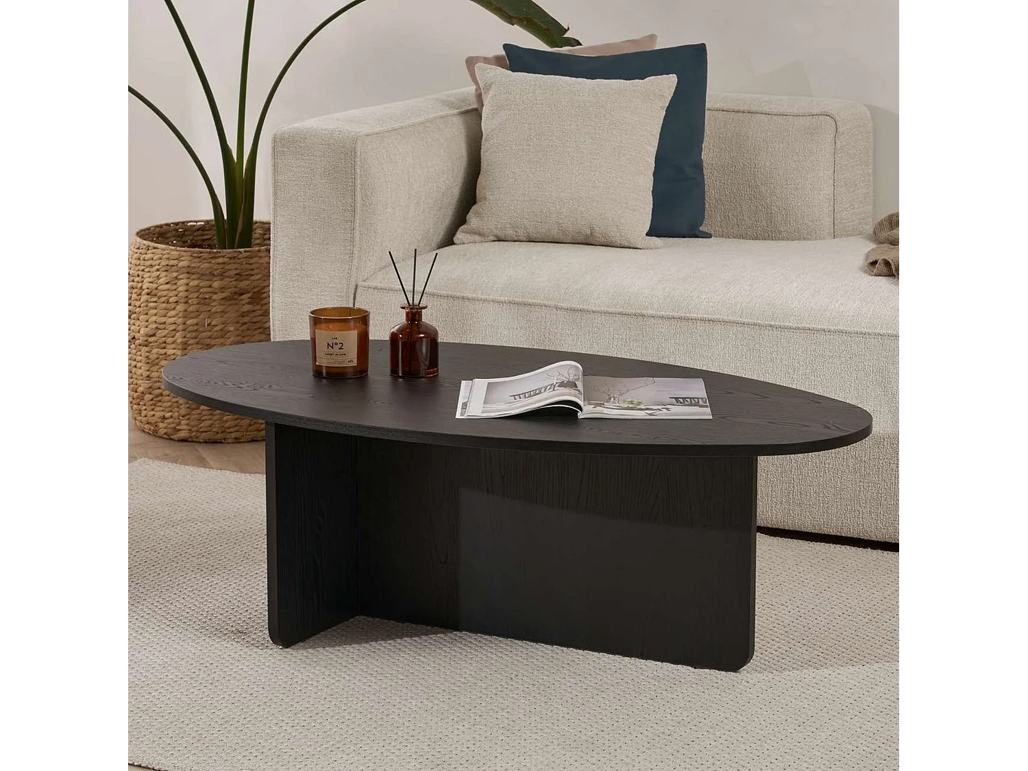 Couchtisch Parona, Ovalform, 120x65x40h cm Schwarz, Tischplatte aus Edelfurnier, Ablagefarbe Schwarz