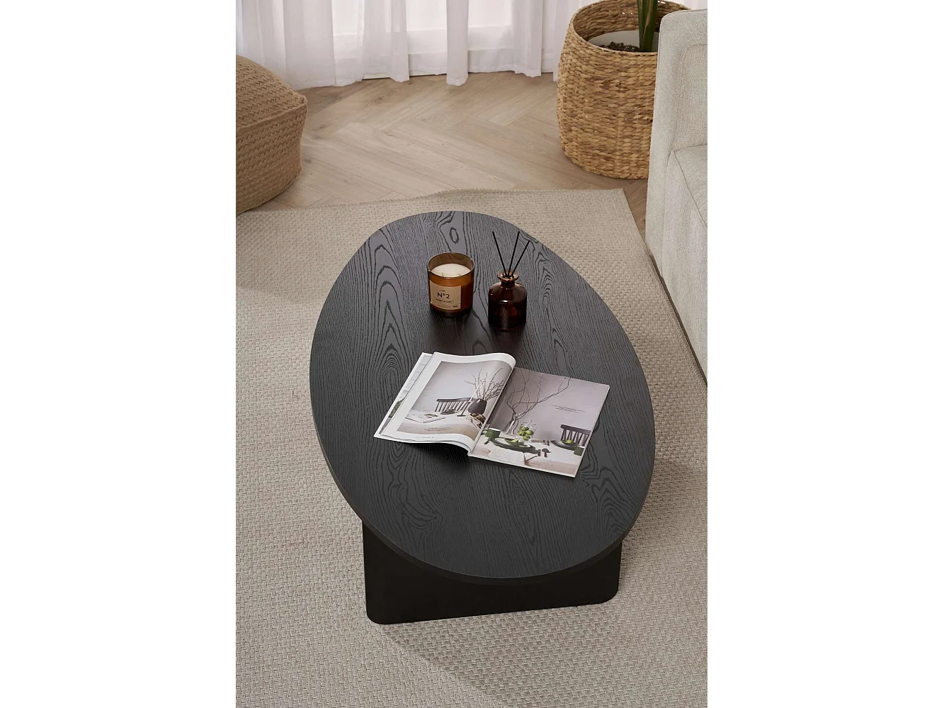 Couchtisch Parona, Ovalform, 120x65x40h cm Schwarz, Tischplatte aus Edelfurnier, Ablagefarbe Schwarz