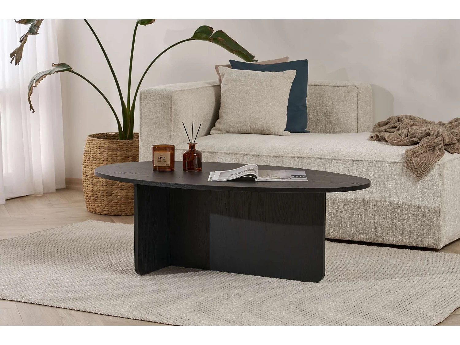 Couchtisch Parona, Ovalform, 120x65x40h cm Schwarz, Tischplatte aus Edelfurnier, Ablagefarbe Schwarz