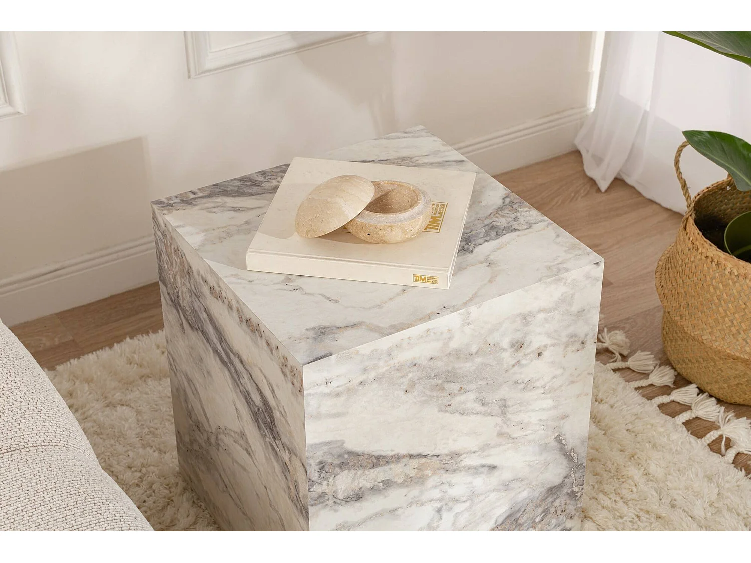 Salontafel Imogen, max. 10 kg, 45x45x50h cm wit marmer, kubusvorm, marmerkleurverloop tafelblad