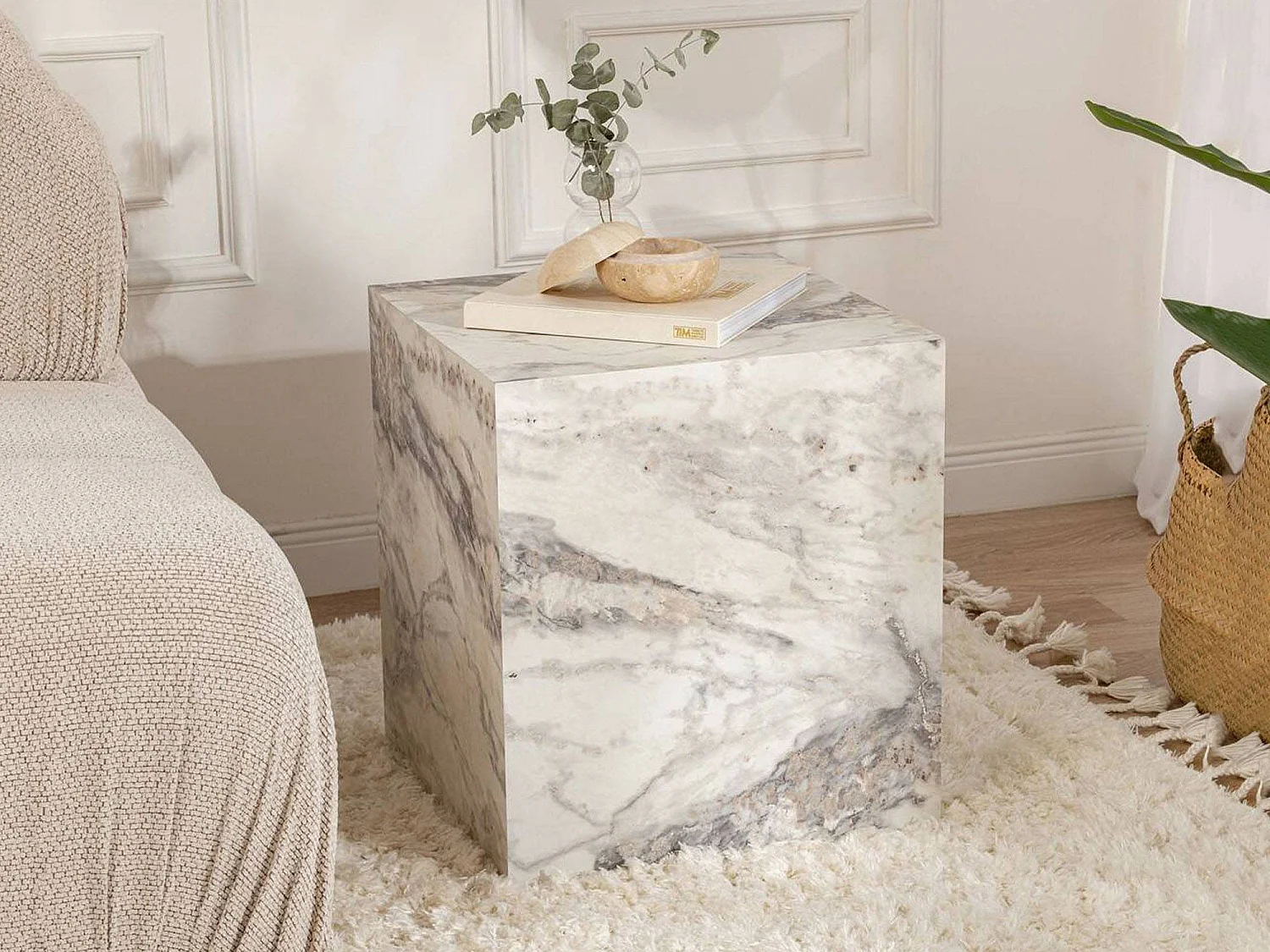 Mesa de Centro Imogen, carga máx. 10 kg, 45x45x50h cm, branco mármore, forma cúbica, tampo marmorizado degradé