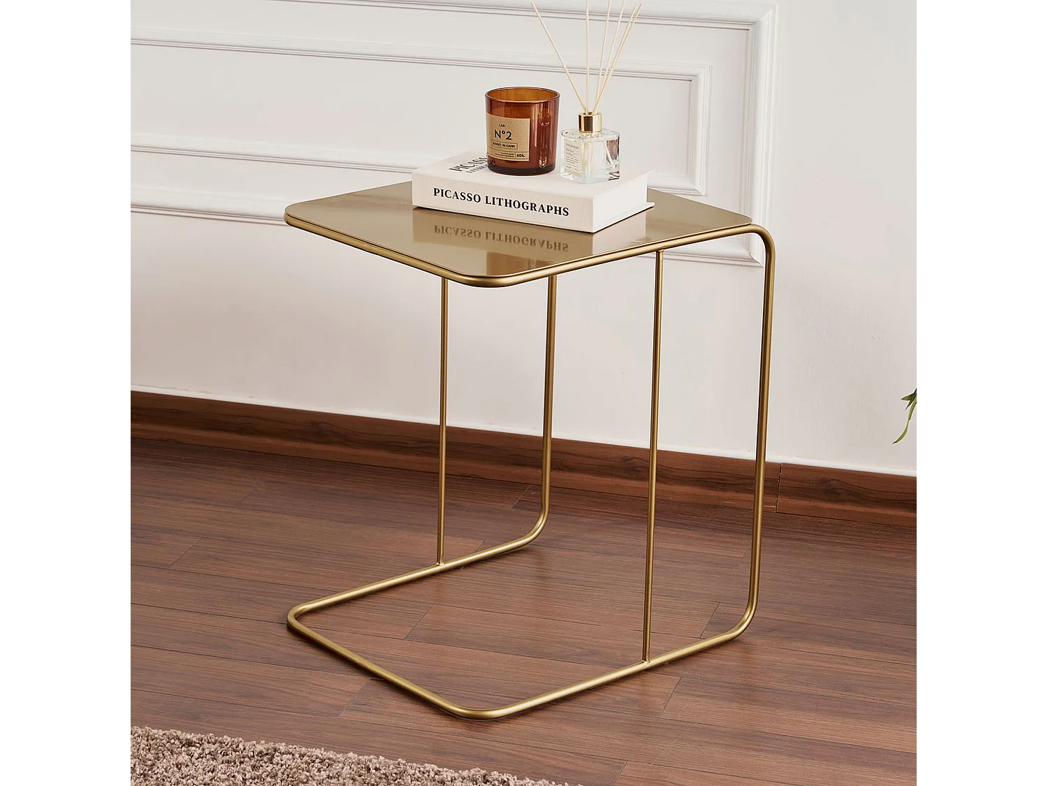 Tavolino da Salotto Cattaneo, Forma Rettangolare, 47x46x57h cm oro Lucido, Materiale Piano in Metallo, Colore Ripiano oro