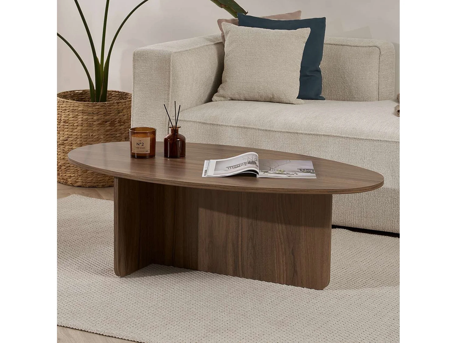 Couchtisch Parona, oval, 120x65x40h cm, Nussbaum, Tischplatte aus Holzwerkstoff, Regalfarbe Braun