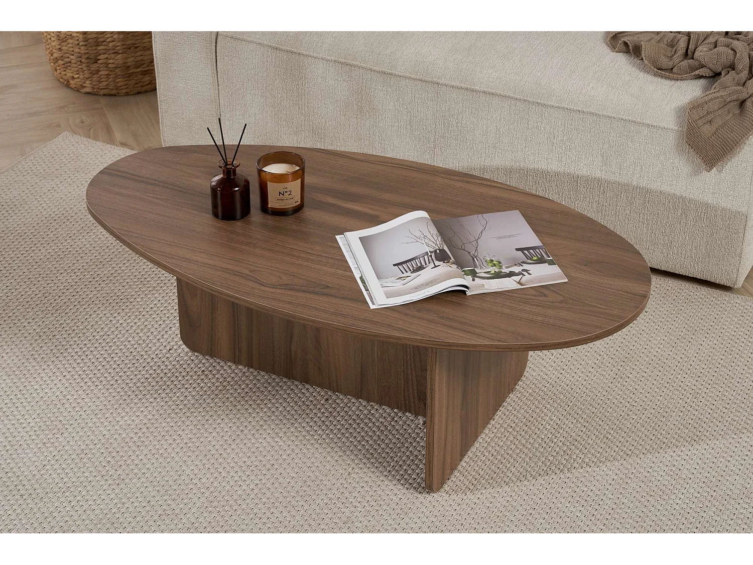 Couchtisch Parona, oval, 120x65x40h cm, Nussbaum, Tischplatte aus Holzwerkstoff, Regalfarbe Braun