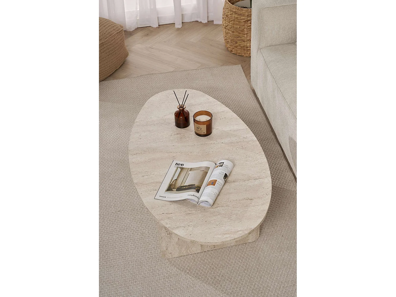 Wohnzimmertisch Parona, Oval, 120x65x40h cm, Weißer Marmor-Look, Hochwertige Holzplatte, Ablage Weiß