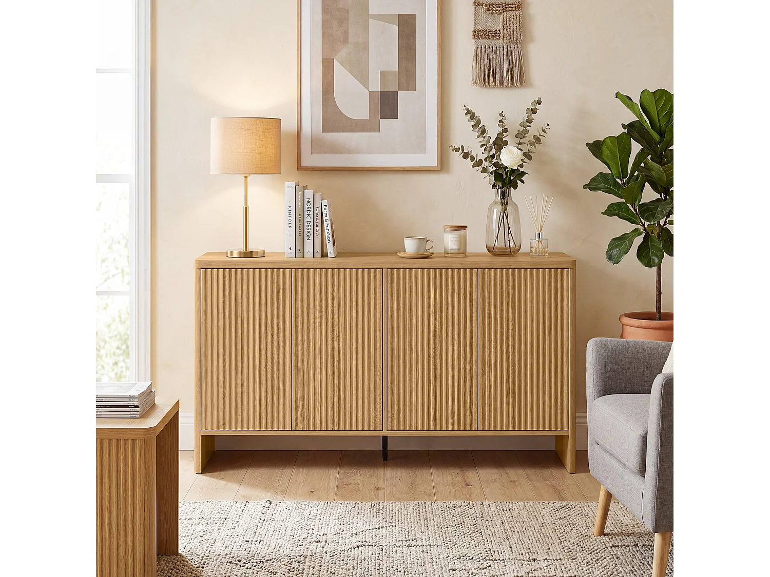 Buffet design effet bois cannelé 4 portes 2 étagères