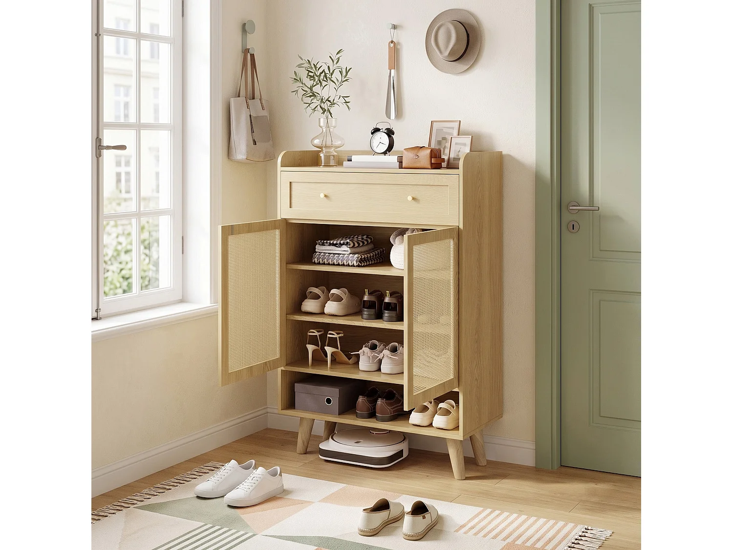 Meuble à chaussures effet bois et en rotin avec 2 portes, 4 étagères