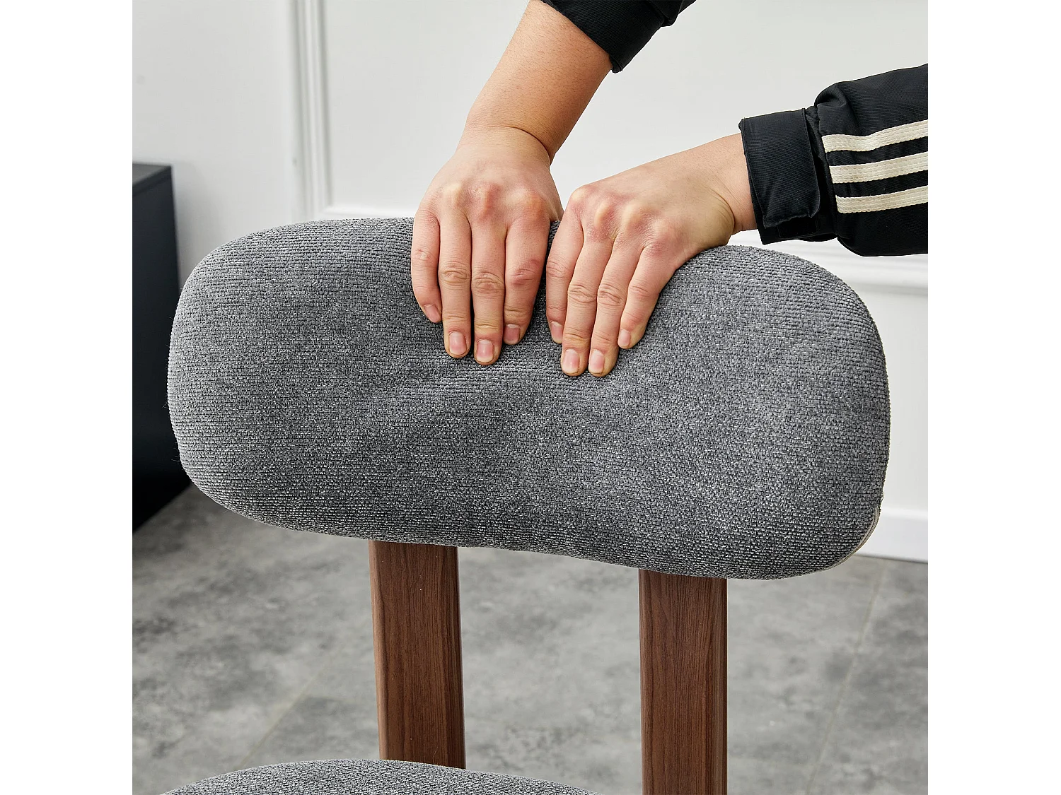Lot de 2 chaises de salle à manger tissu noir dossier incurvé