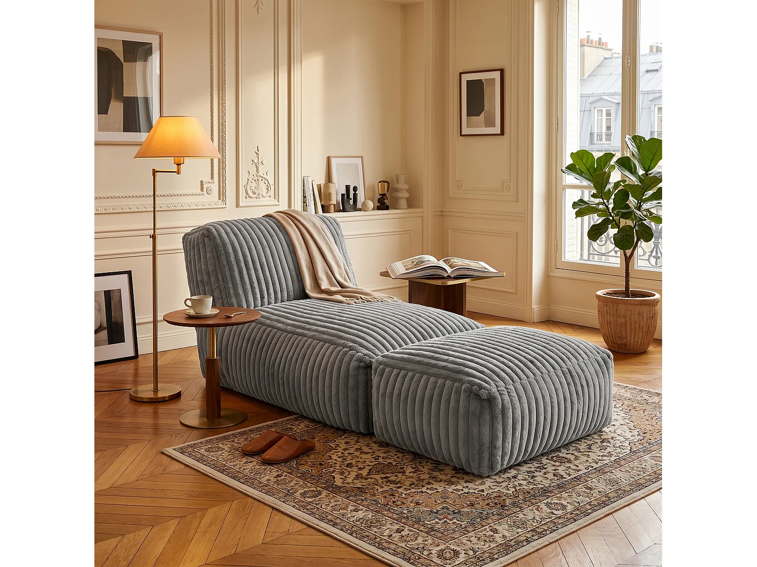 Méridienne capitonnée en flanelle gris claire, chaise longue