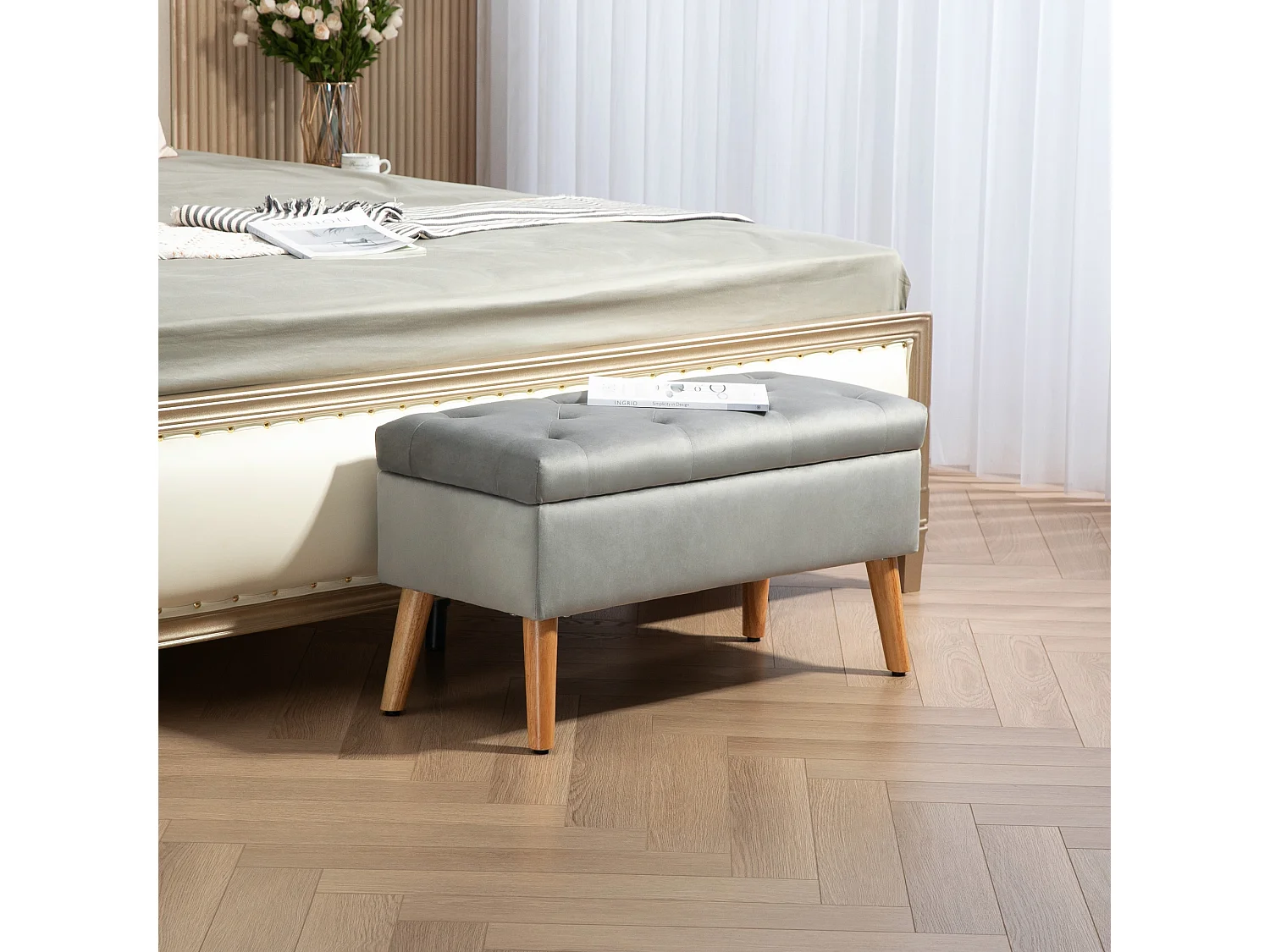 Banquette coffre design scandinave piètement effilé bois assise effet capitonné velours gris